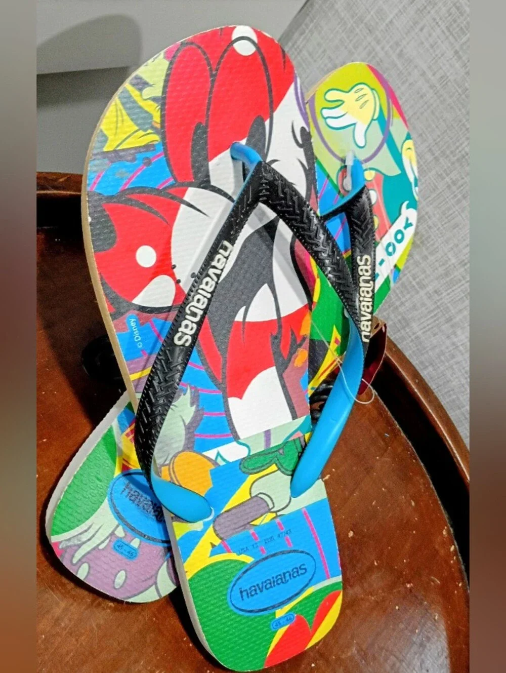 havaianas Men's SZ 13 Multicolor Graphic Flip Flops Sandals BRAND-NEW w/tags